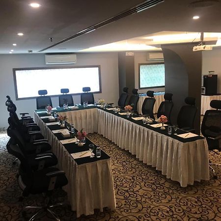 Hala Hotel Khobar Bagian luar foto
