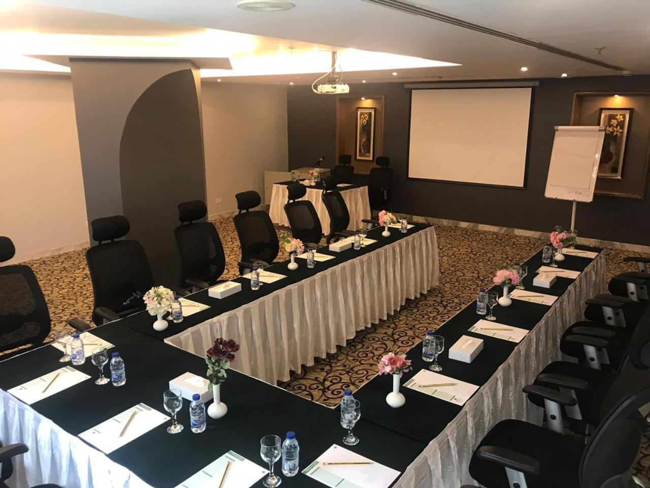 Hala Hotel Khobar Bagian luar foto
